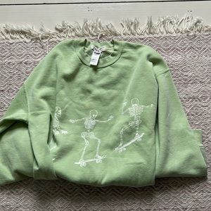 urban outfitters green sweatshirt